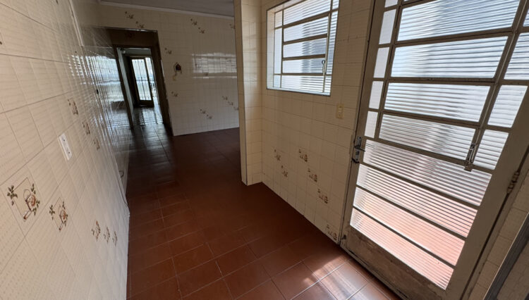 casa-térrea-comercial-166m2-centro-2-dorm-quintal-3banheiros-venda (9)
