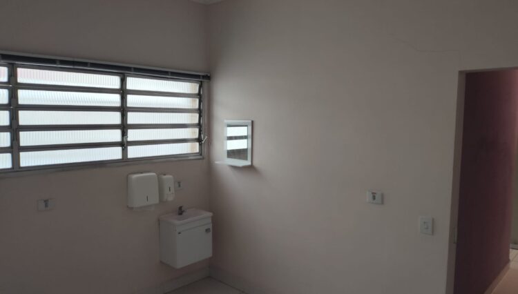 locação-casa-comercial-pronto-ara-clinica-7-salas-recpção-jardim-santista-mogi (19)
