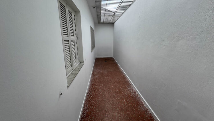 casa-térrea-comercial-mogilar-venda-reformada-clinica-4-quartos-edicula-garagem 4-carros (13)