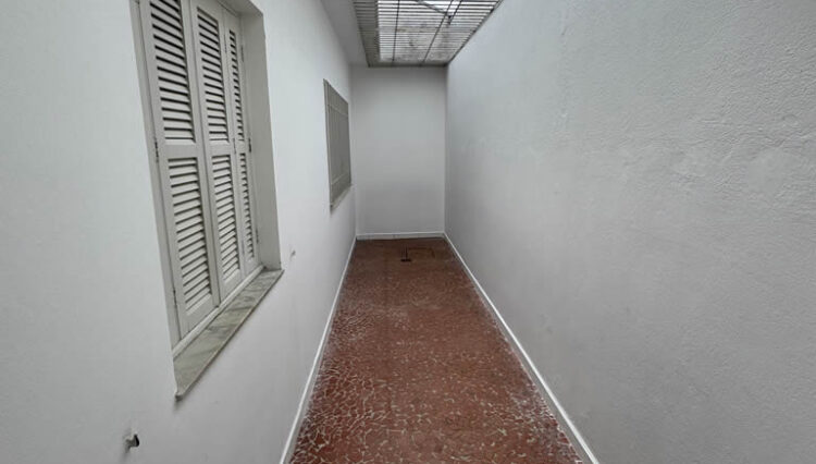 casa-térrea-comercial-mogilar-venda-reformada-clinica-4-quartos-edicula-garagem 4-carros (14)