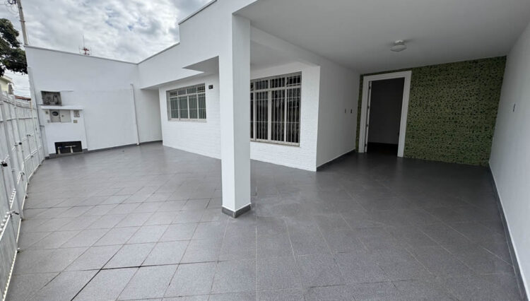 casa-térrea-comercial-mogilar-venda-reformada-clinica-4-quartos-edicula-garagem 4-carros (15)