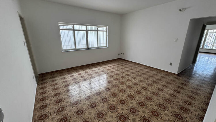 casa-térrea-comercial-mogilar-venda-reformada-clinica-4-quartos-edicula-garagem 4-carros (2)