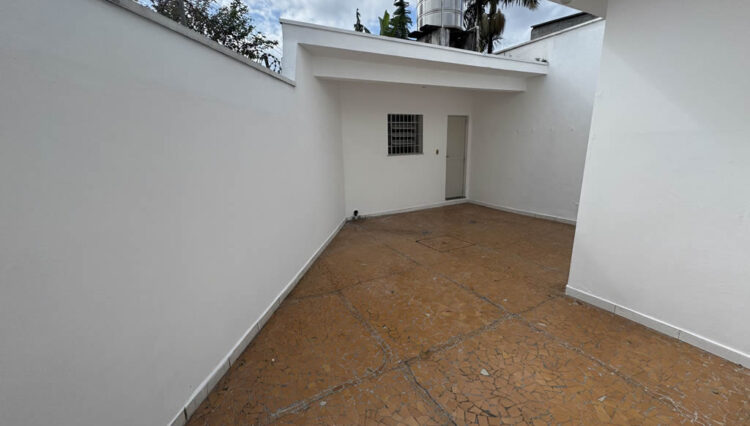 casa-térrea-comercial-mogilar-venda-reformada-clinica-4-quartos-edicula-garagem 4-carros (21)