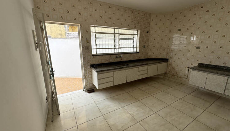 casa-térrea-comercial-mogilar-venda-reformada-clinica-4-quartos-edicula-garagem 4-carros (31)