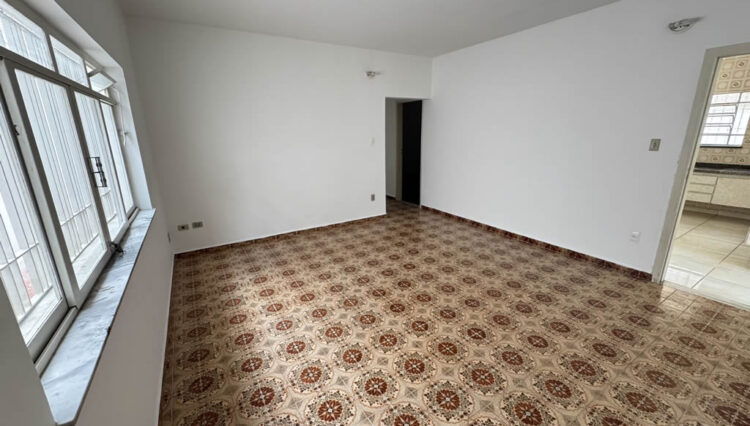 casa-térrea-comercial-mogilar-venda-reformada-clinica-4-quartos-edicula-garagem 4-carros (4)