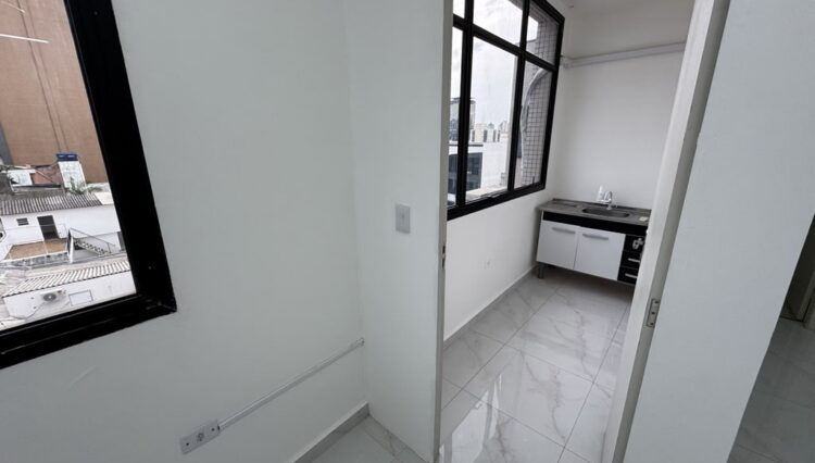 sala-comercial-80m2-2-banheiros-terceiro -andar-centro-locação (11)