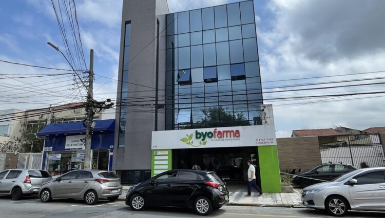 sala-comercial-80m2-2-banheiros-terceiro -andar-centro-locação (17)