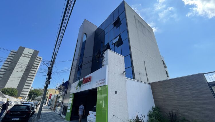 sala-comercial-80m2-2-banheiros-terceiro -andar-centro-locação (18)