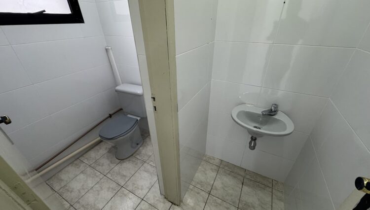 sala-comercial-80m2-2-banheiros-terceiro -andar-centro-locação (19)