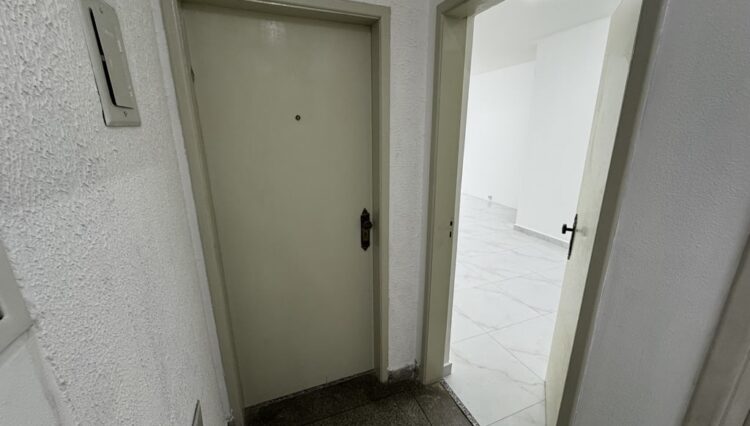sala-comercial-80m2-2-banheiros-terceiro -andar-centro-locação (20)