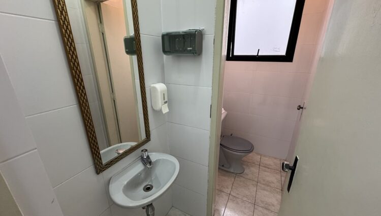 sala-comercial-80m2-2-banheiros-terceiro -andar-centro-locação (22)