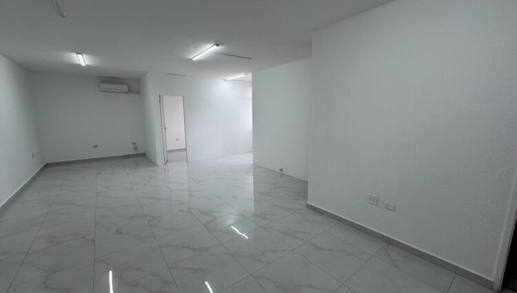 sala-comercial-80m2-2-banheiros-terceiro -andar-centro-locação (6)