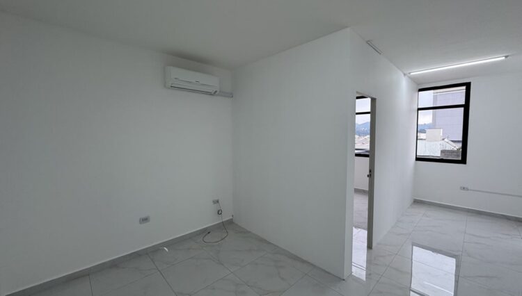 sala-comercial-80m2-2-banheiros-terceiro -andar-centro-locação (7)