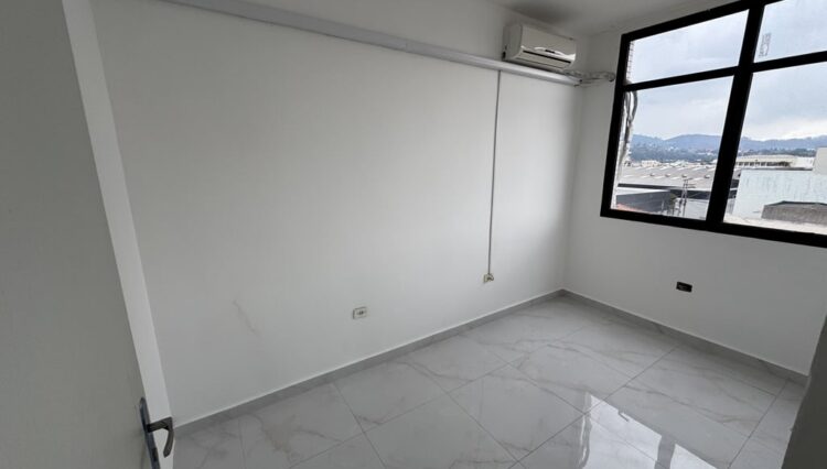 sala-comercial-80m2-2-banheiros-terceiro -andar-centro-locação (9)
