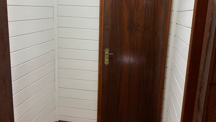 sobrado-de-madeira-condominio-aruã-3-dorm-venda-128m2 (15)