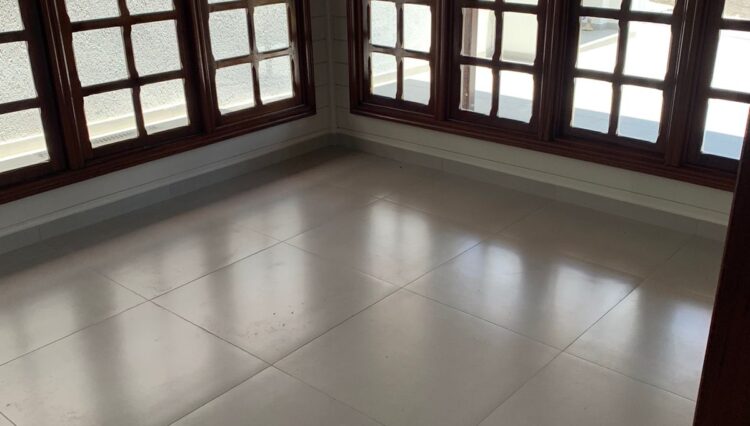 sobrado-de-madeira-condominio-aruã-3-dorm-venda-128m2 (6)