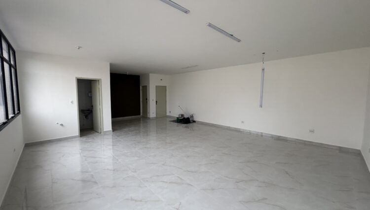 sala-comercial-80m2-2-banheiros-primeiro -andar-centro-locação (1)