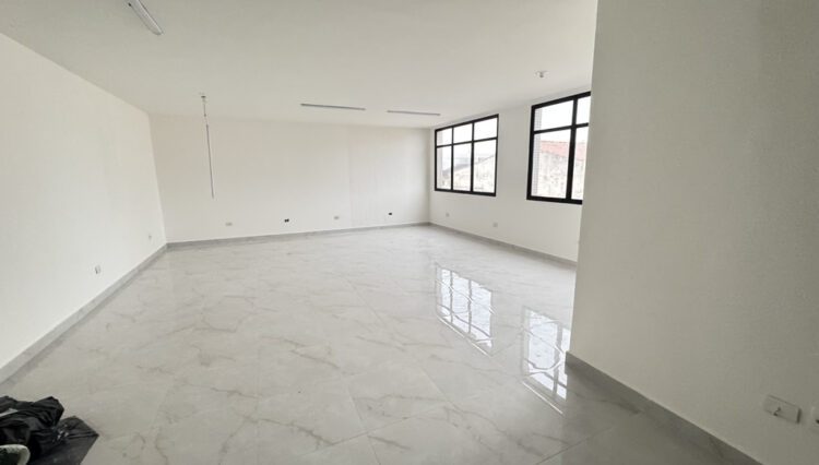 sala-comercial-80m2-2-banheiros-primeiro -andar-centro-locação (2)