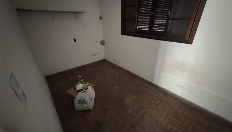 casa-térrea-comercial-terreno-309m2-2-dorm+edícula-quintal-venda-centro (20)