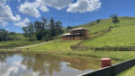 sitio-6-alqueires-paraibuna-10km-salesopolis-casa-sede-5-dorm-3-lagos-cocheiras-plantação-cercado (47)