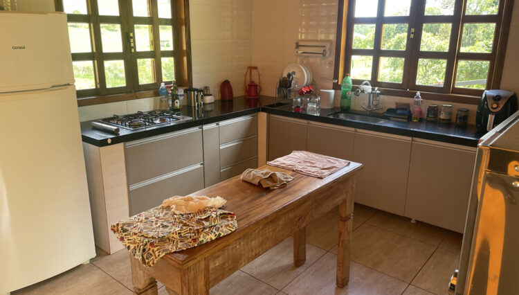 sitio-6-alqueires-paraibuna-10km-salesopolis-casa-sede-5-dorm-3-lagos-cocheiras-plantação-cercado (54)