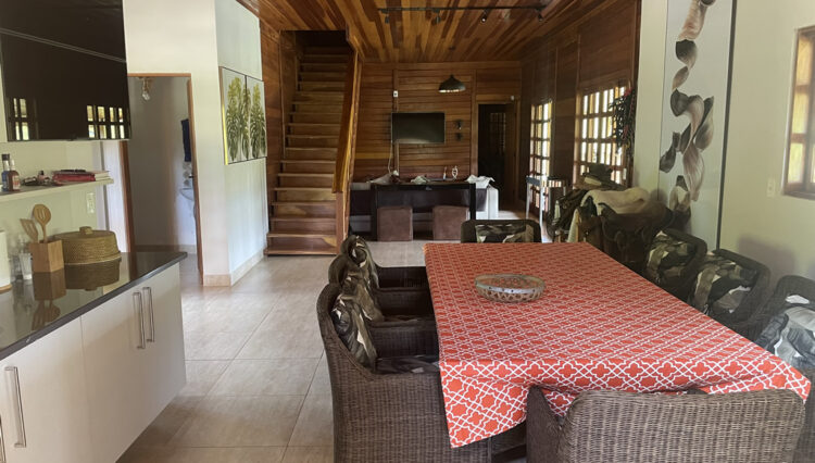 sitio-6-alqueires-paraibuna-10km-salesopolis-casa-sede-5-dorm-3-lagos-cocheiras-plantação-cercado (55)