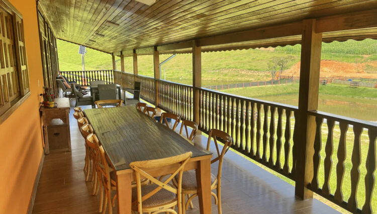 sitio-6-alqueires-paraibuna-10km-salesopolis-casa-sede-5-dorm-3-lagos-cocheiras-plantação-cercado (56)