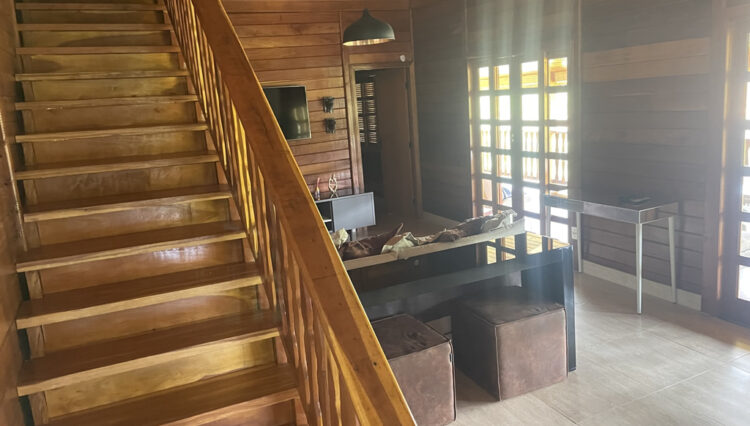 sitio-6-alqueires-paraibuna-10km-salesopolis-casa-sede-5-dorm-3-lagos-cocheiras-plantação-cercado (58)