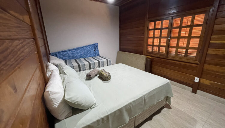 sitio-6-alqueires-paraibuna-10km-salesopolis-casa-sede-5-dorm-3-lagos-cocheiras-plantação-cercado (64)