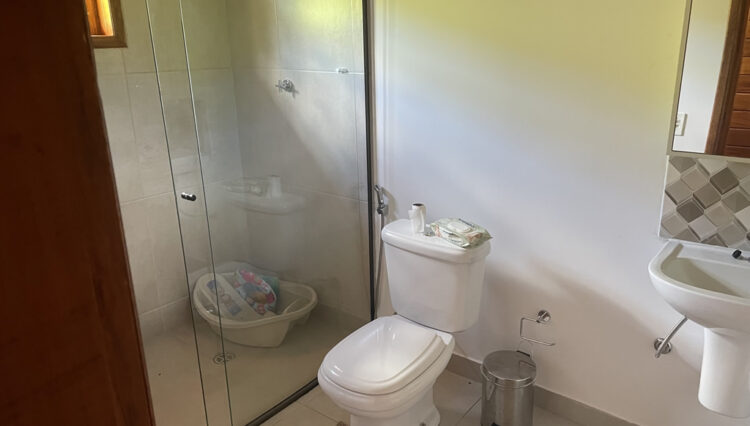 sitio-6-alqueires-paraibuna-10km-salesopolis-casa-sede-5-dorm-3-lagos-cocheiras-plantação-cercado (69)