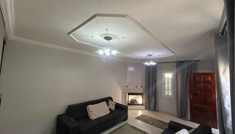 sobrado-3-dorm-suite-escritório-banheiro-hidromassagem-sala-lareira-garagem-2-carros-área-gourmet-190m2-venda (18)