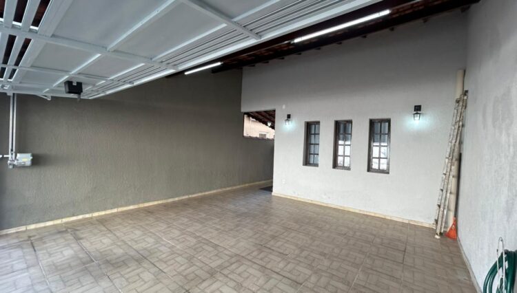 sobrado-3-dorm-suite-escritório-banheiro-hidromassagem-sala-lareira-garagem-2-carros-área-gourmet-190m2-venda (23)