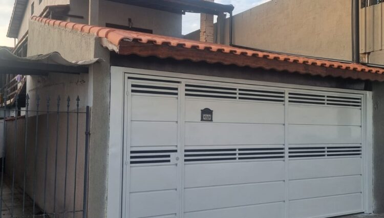 sobrado-3-dorm-suite-escritório-banheiro-hidromassagem-sala-lareira-garagem-2-carros-área-gourmet-190m2-venda (28)