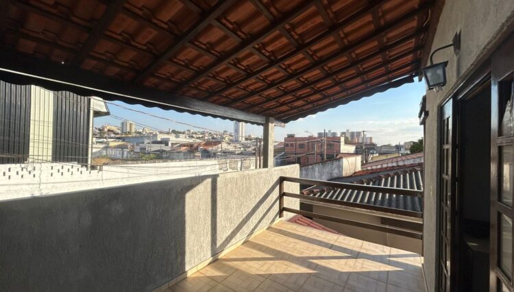 sobrado-3-dorm-suite-escritório-banheiro-hidromassagem-sala-lareira-garagem-2-carros-área-gourmet-190m2-venda (3)