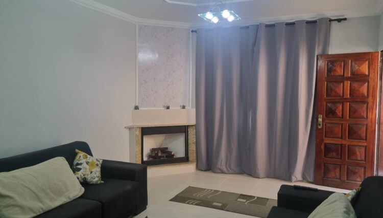sobrado-3-dorm-suite-escritório-banheiro-hidromassagem-sala-lareira-garagem-2-carros-área-gourmet-190m2-venda (30)