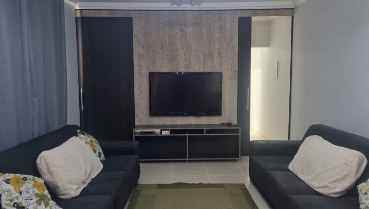 sobrado-3-dorm-suite-escritório-banheiro-hidromassagem-sala-lareira-garagem-2-carros-área-gourmet-190m2-venda (35)