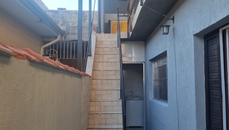 sobrado-3-dorm-suite-escritório-banheiro-hidromassagem-sala-lareira-garagem-2-carros-área-gourmet-190m2-venda (43)