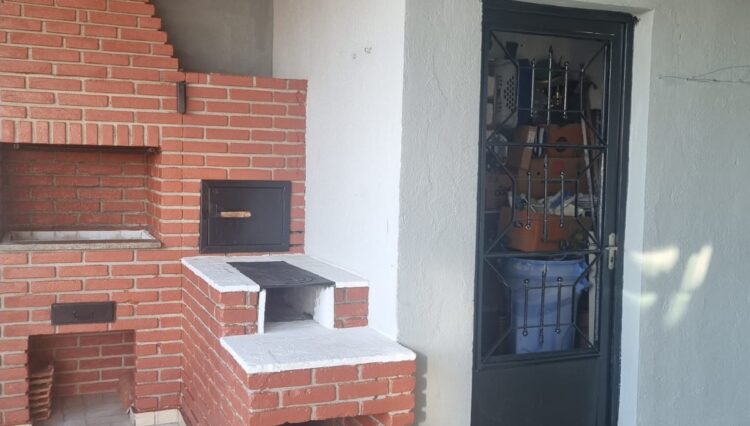 sobrado-3-dorm-suite-escritório-banheiro-hidromassagem-sala-lareira-garagem-2-carros-área-gourmet-190m2-venda (48)