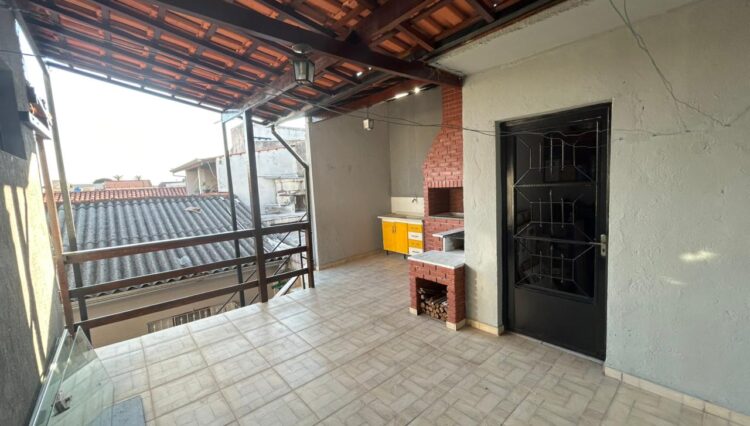 sobrado-3-dorm-suite-escritório-banheiro-hidromassagem-sala-lareira-garagem-2-carros-área-gourmet-190m2-venda (5)
