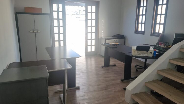 sobrado-3-dorm-suite-escritório-banheiro-hidromassagem-sala-lareira-garagem-2-carros-área-gourmet-190m2-venda (52)