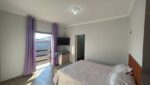 sobrado-3-dorm-suite-escritório-banheiro-hidromassagem-sala-lareira-garagem-2-carros-área-gourmet-190m2-venda (8)
