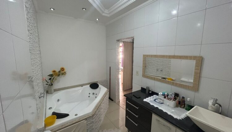 sobrado-3-dorm-suite-escritório-banheiro-hidromassagem-sala-lareira-garagem-2-carros-área-gourmet-190m2-venda (9)