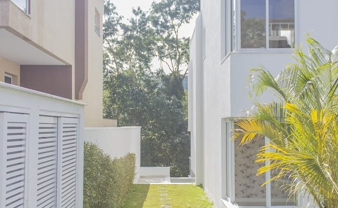 sobrado-4-suites-400m2-5-banheiros-piscina-borda-infinite-ar-condicionado-venda-aruã-lagos-mogi (11)
