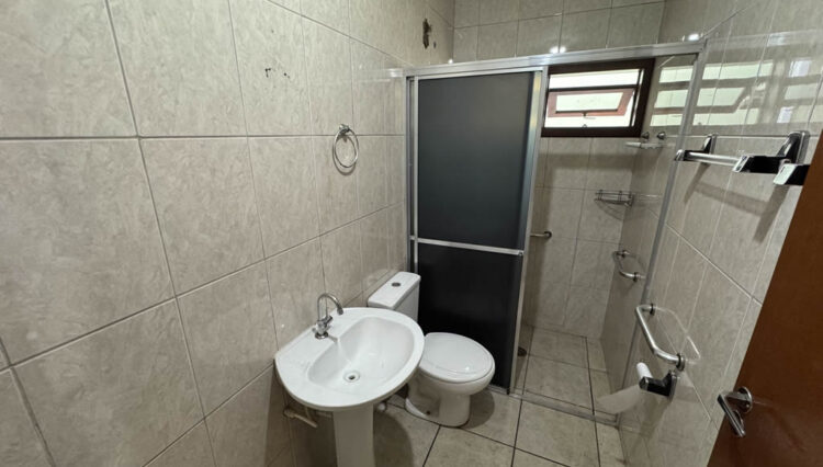 casa-térrea-2-dorm-vila-suissa-trreno-166m2-quintal-garagem-2-carros (12)