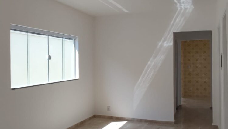 casa-2-dorm-sala-copa-cozinha-grande-quintal-vila-suissa-189m2-venda (1)