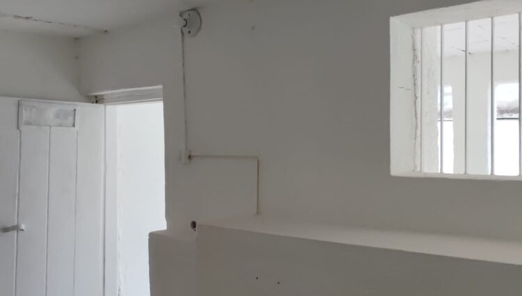 casa-2-dorm-sala-copa-cozinha-grande-quintal-vila-suissa-189m2-venda (33)