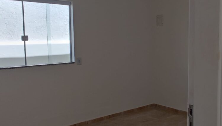 casa-2-dorm-sala-copa-cozinha-grande-quintal-vila-suissa-189m2-venda (6)