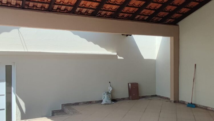 casa-2-dorm-sala-copa-cozinha-grande-quintal-vila-suissa-189m2-venda (8)