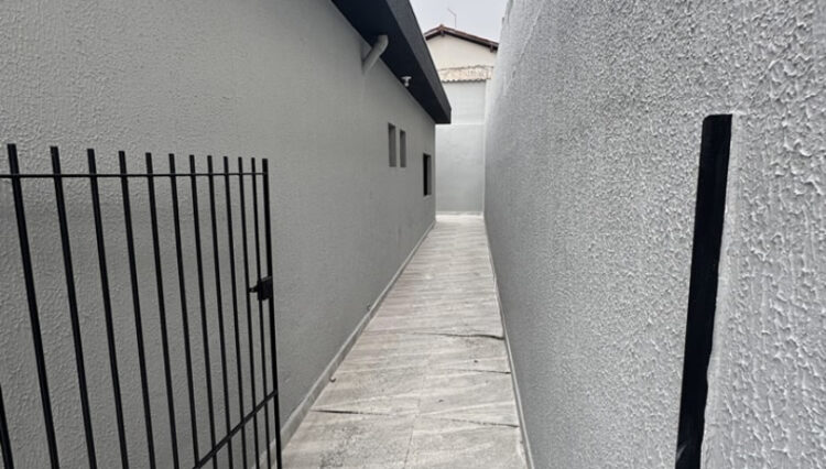 vendo-casa-térrea-160m2-vila-lavinia-reformada-2-dorm-3-vagas-quintal (1)