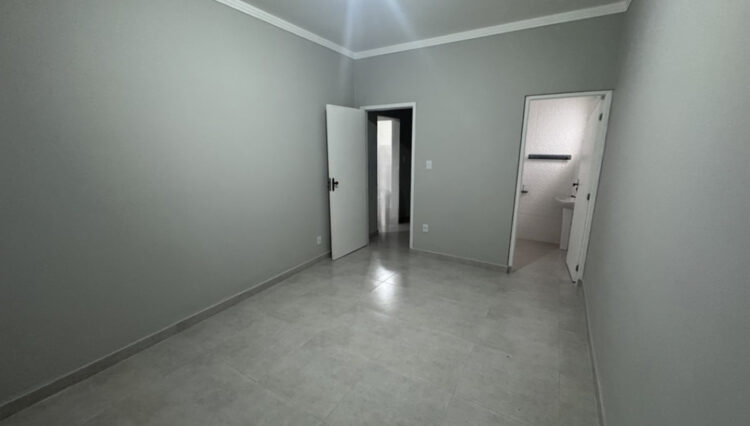vendo-casa-térrea-160m2-vila-lavinia-reformada-2-dorm-3-vagas-quintal (5)